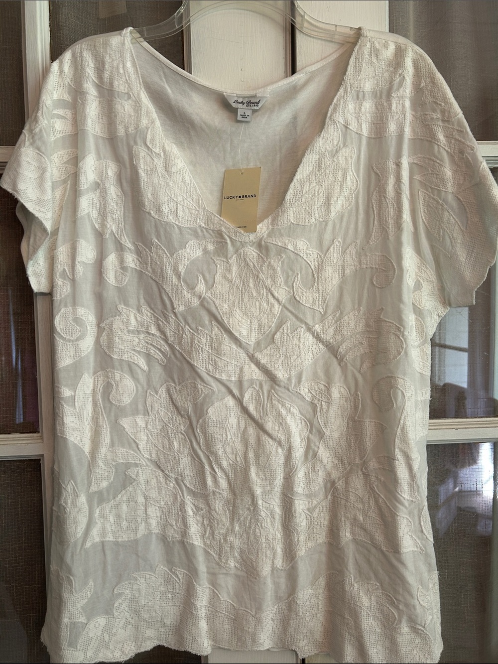 Lucky Brand White Lace Embroidered V-Neck Short Sleeve Top T Shirt SZ L NWT